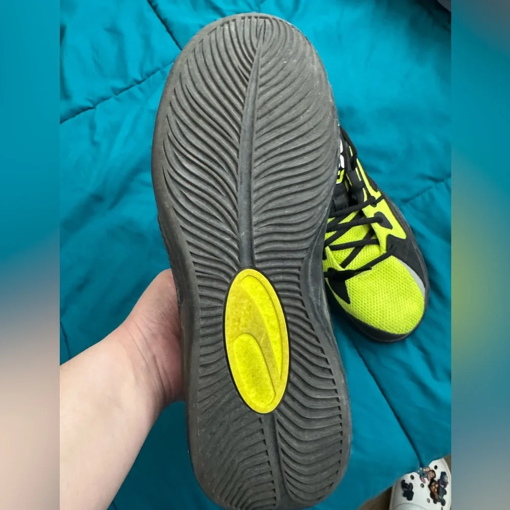 Men’s Puma Sneakers - Picture 3 of 4